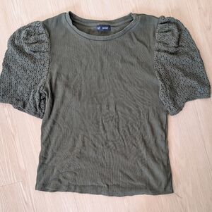 GAP Olive Green Puff Sleeve Ribbed Top